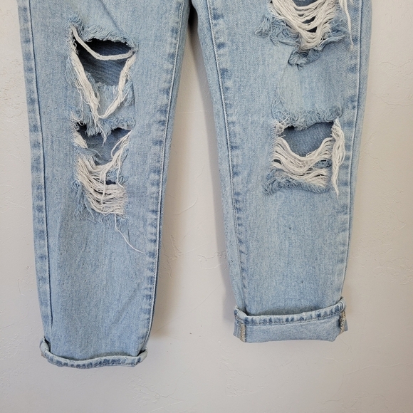 PacSun Women's 26 Mom Jean Light Wash Denim Distressed Cropped Ankle Jeans - Picture 4 of 9